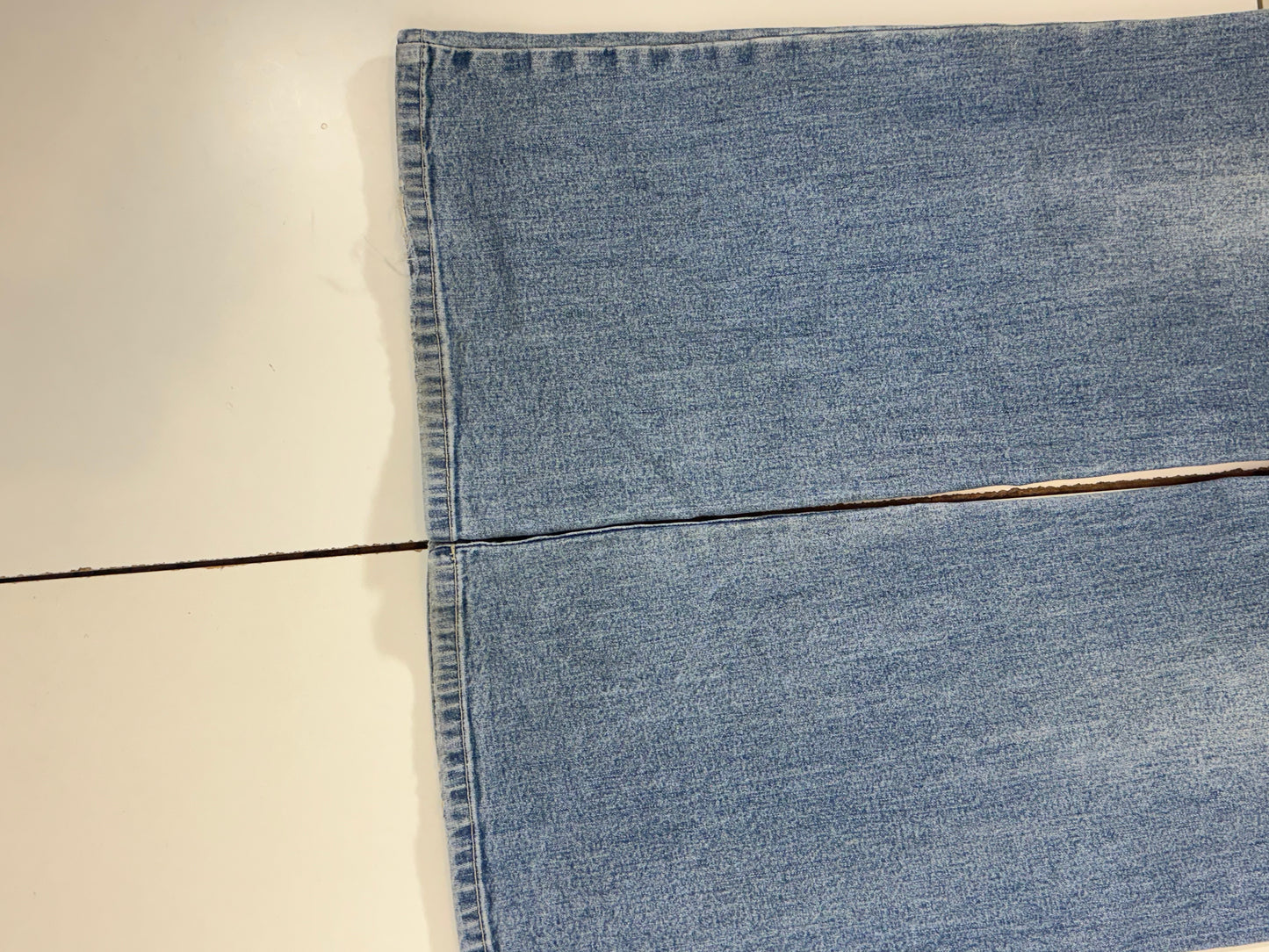 Utsvängda jeans stl: L