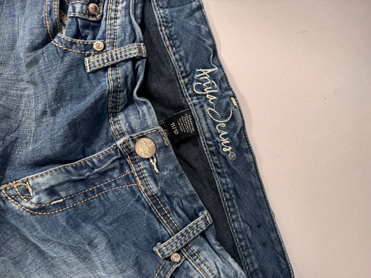 Utsvingte jeans str: M