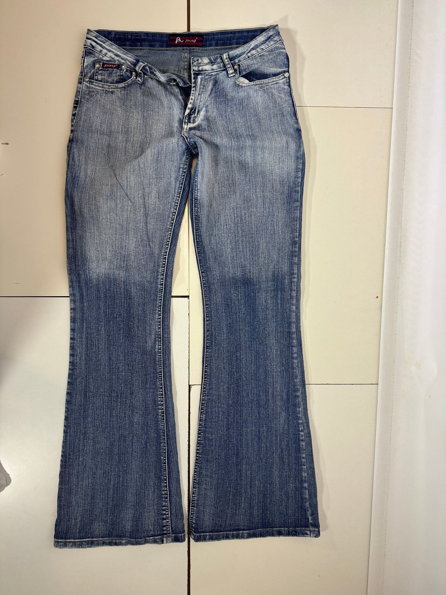 Utsvängda jeans stl: S