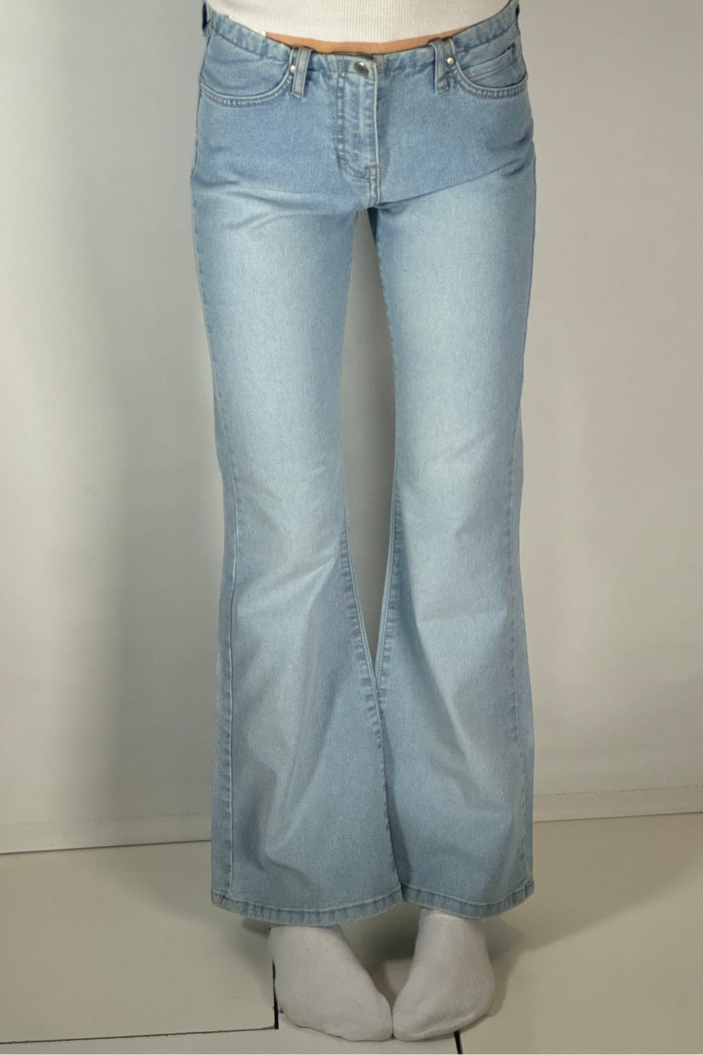 Utsvängda jeans stl: S