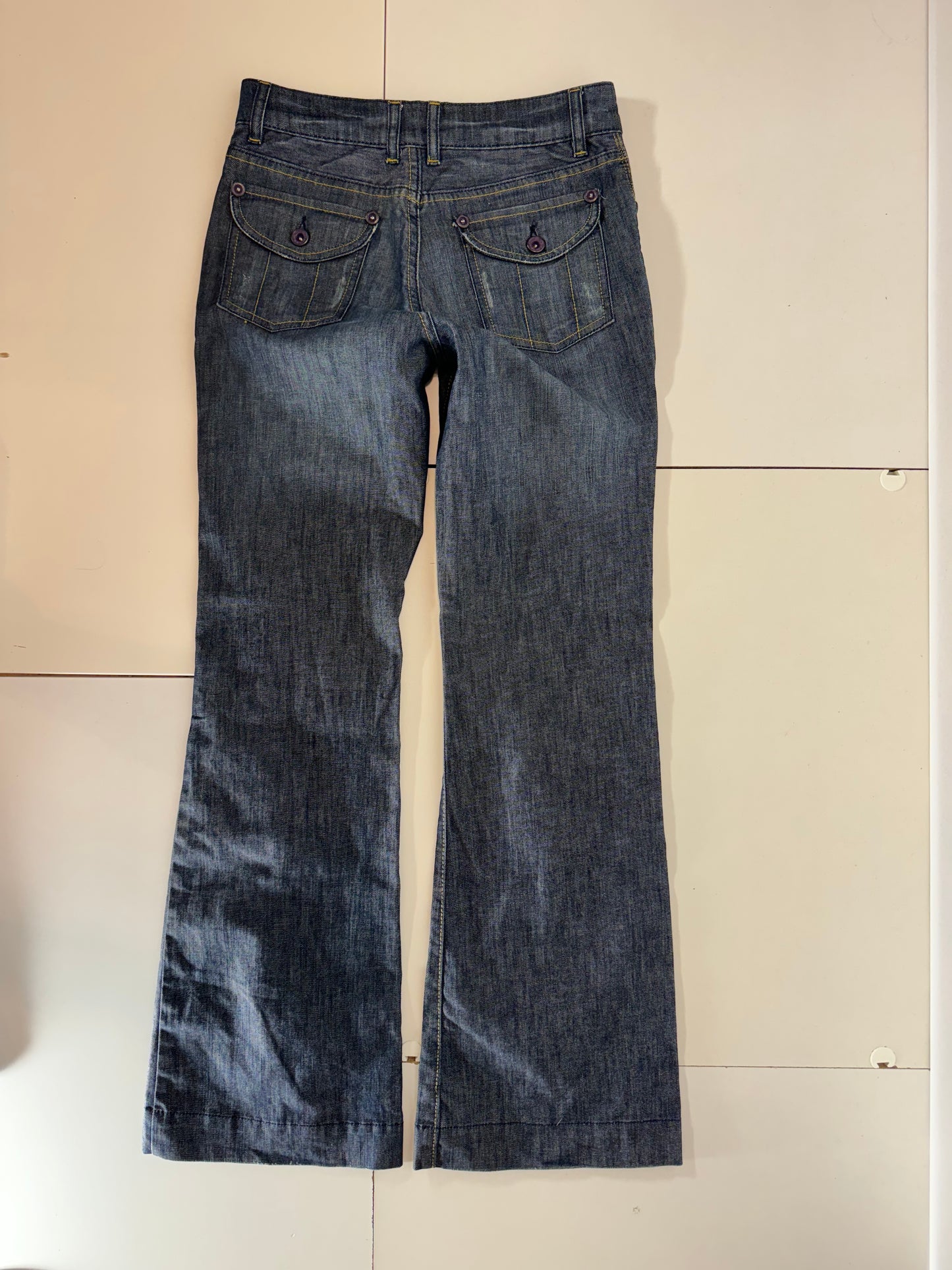 Utsvängda jeans stl: XS