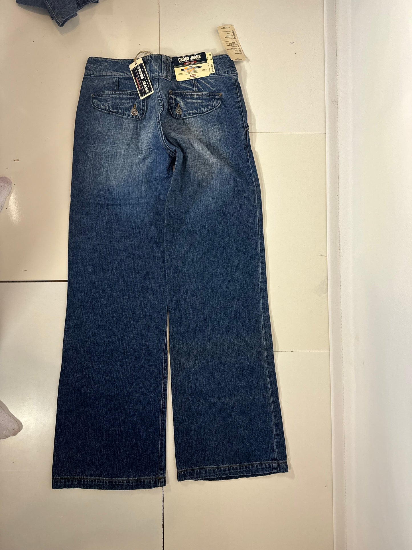 Utsvängda jeans stl: S