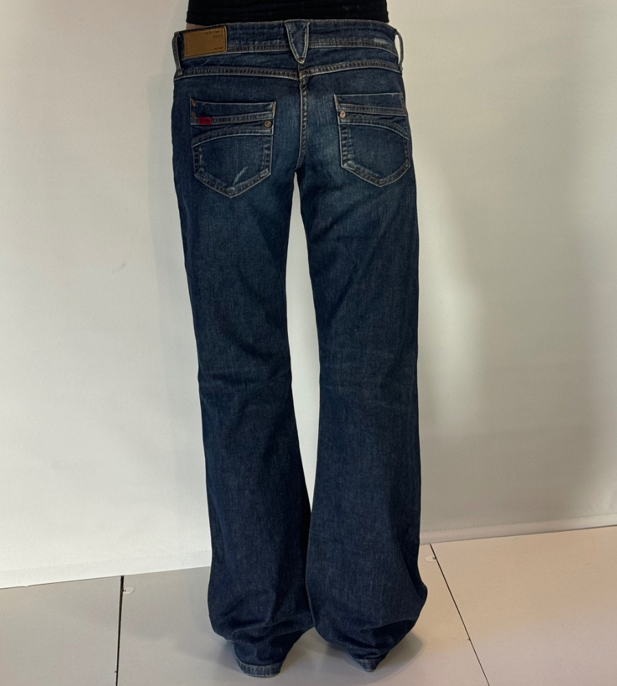 Lågmidjade jeans–stl: M