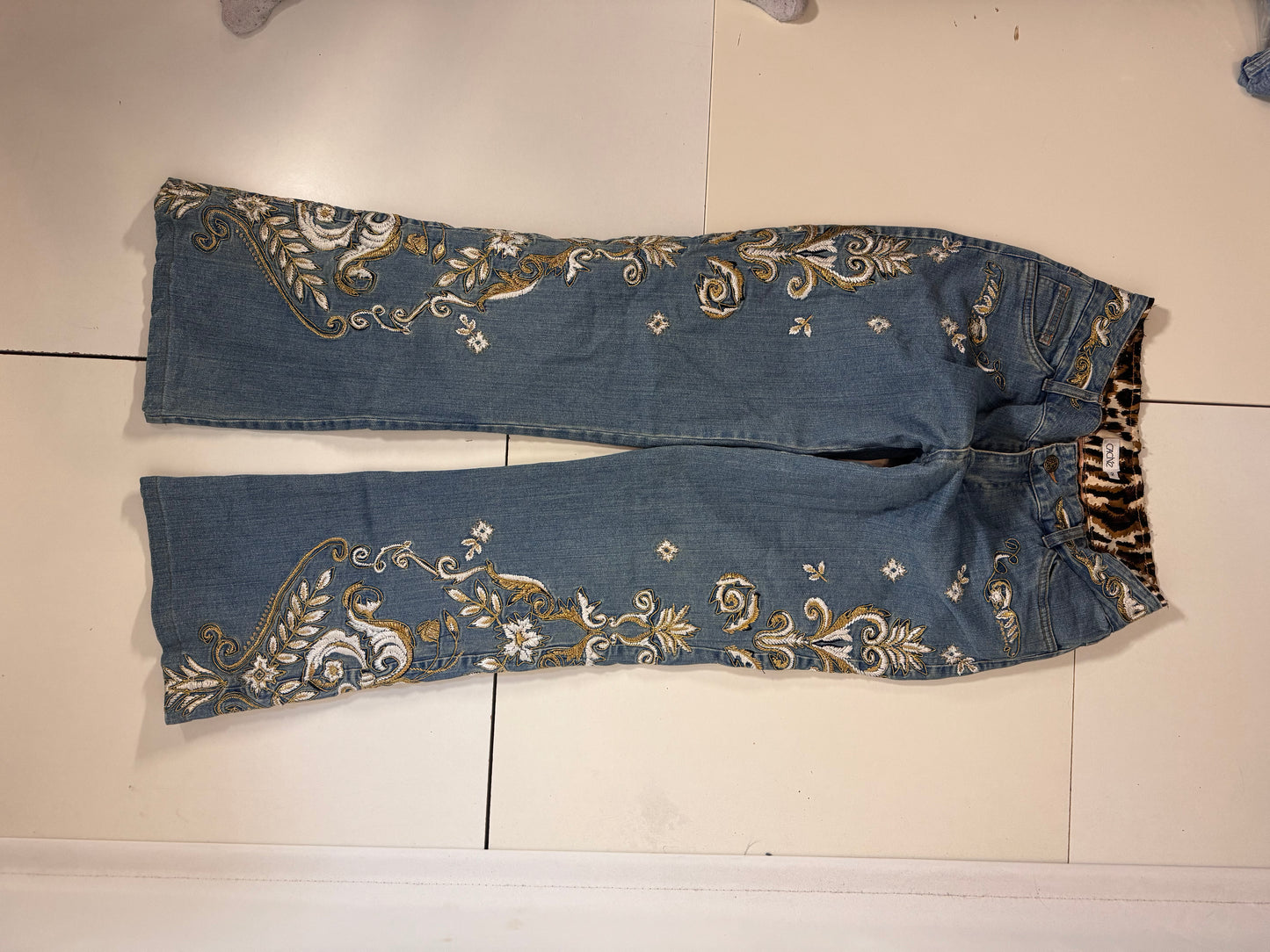 Utsvängda jeans stl: S