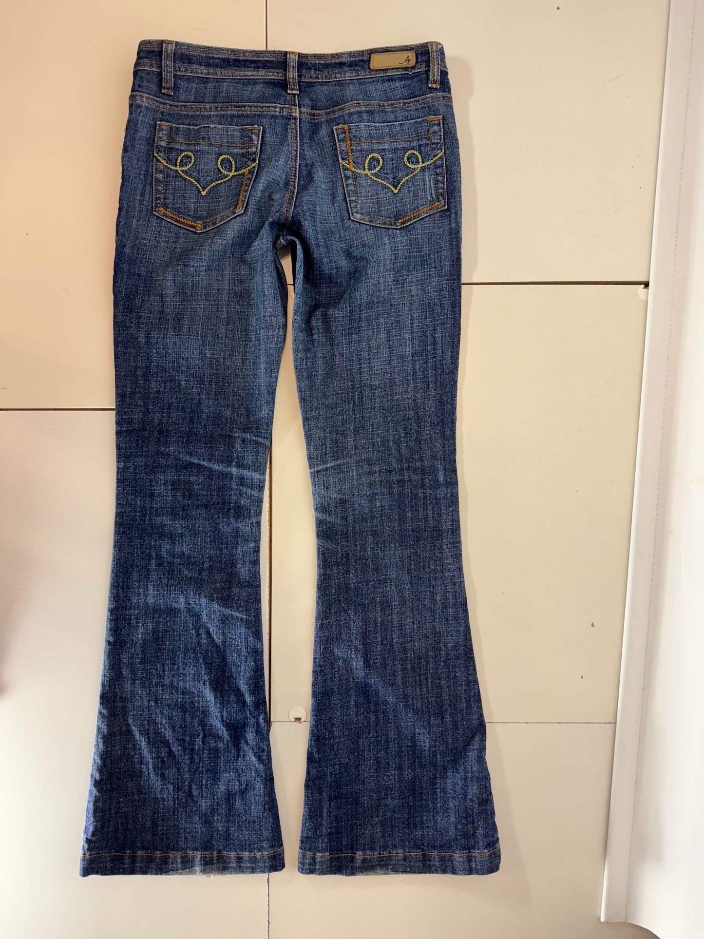 Lågmidjade jeans–stl: S