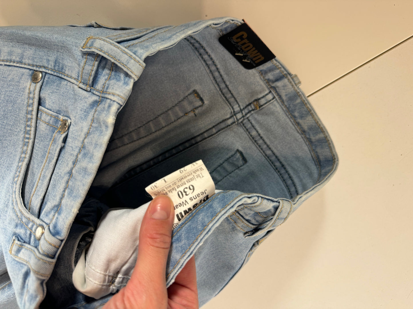 Utsvängda jeans stl: S
