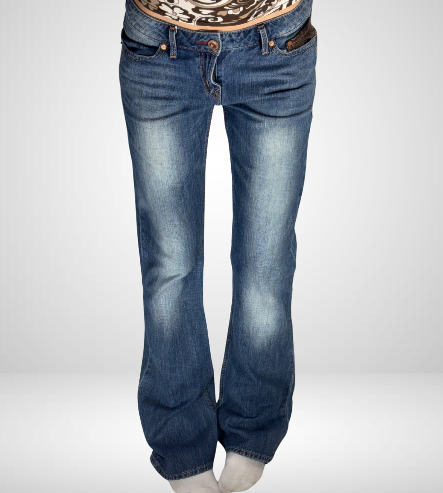 Utsvängda jeans–stl: S