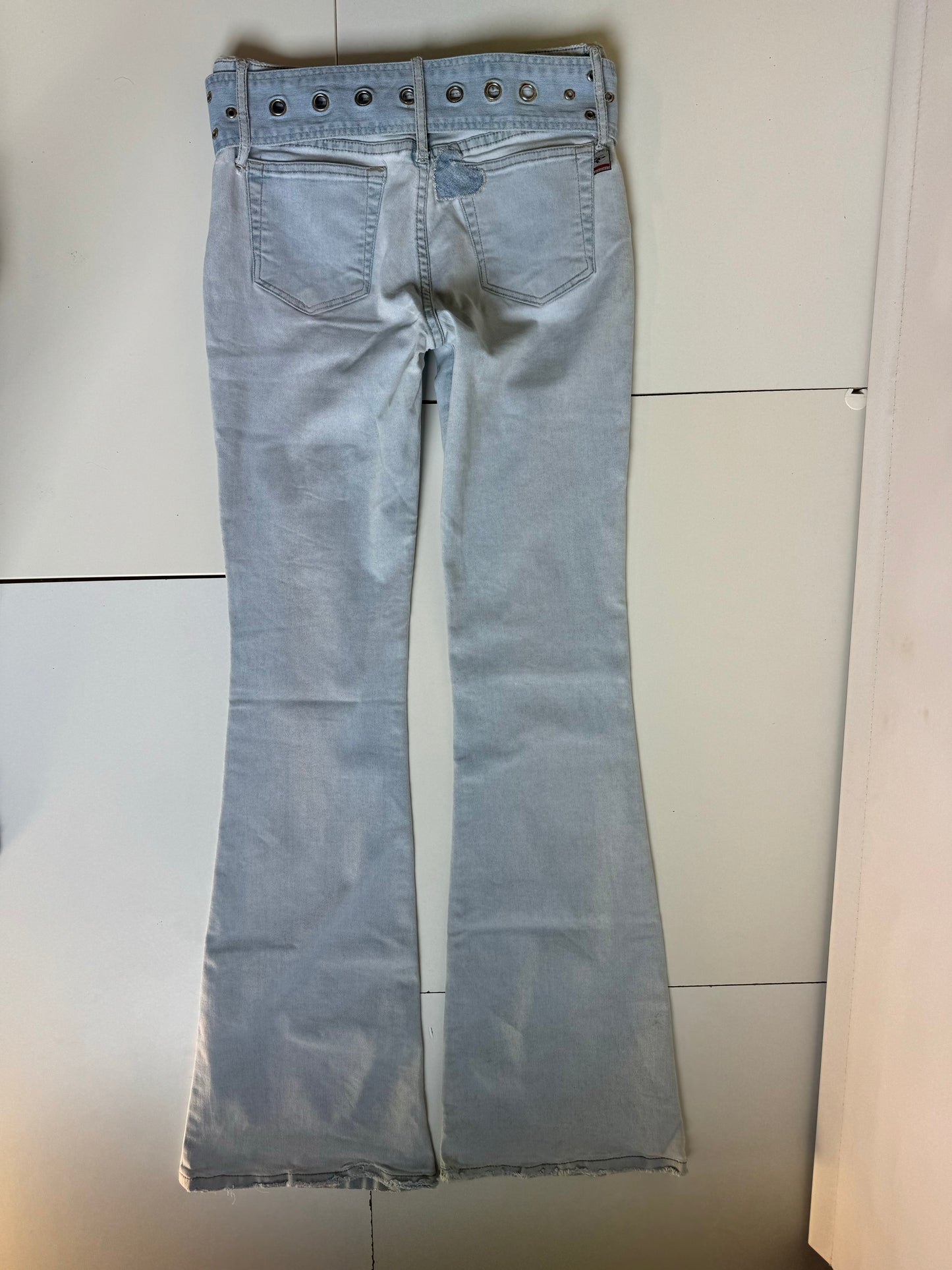 Utsvängda jeans stl: XS/S