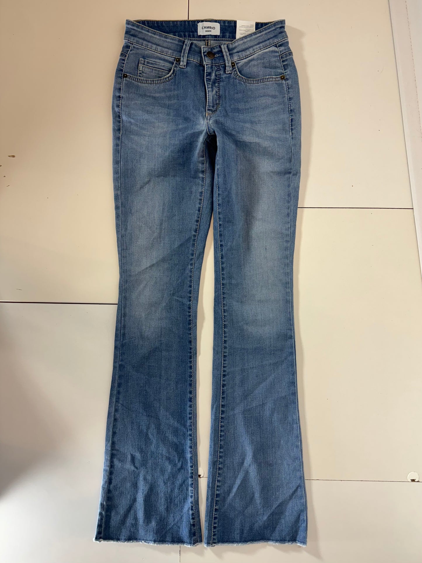 Utsvängda jeans stl: XXS