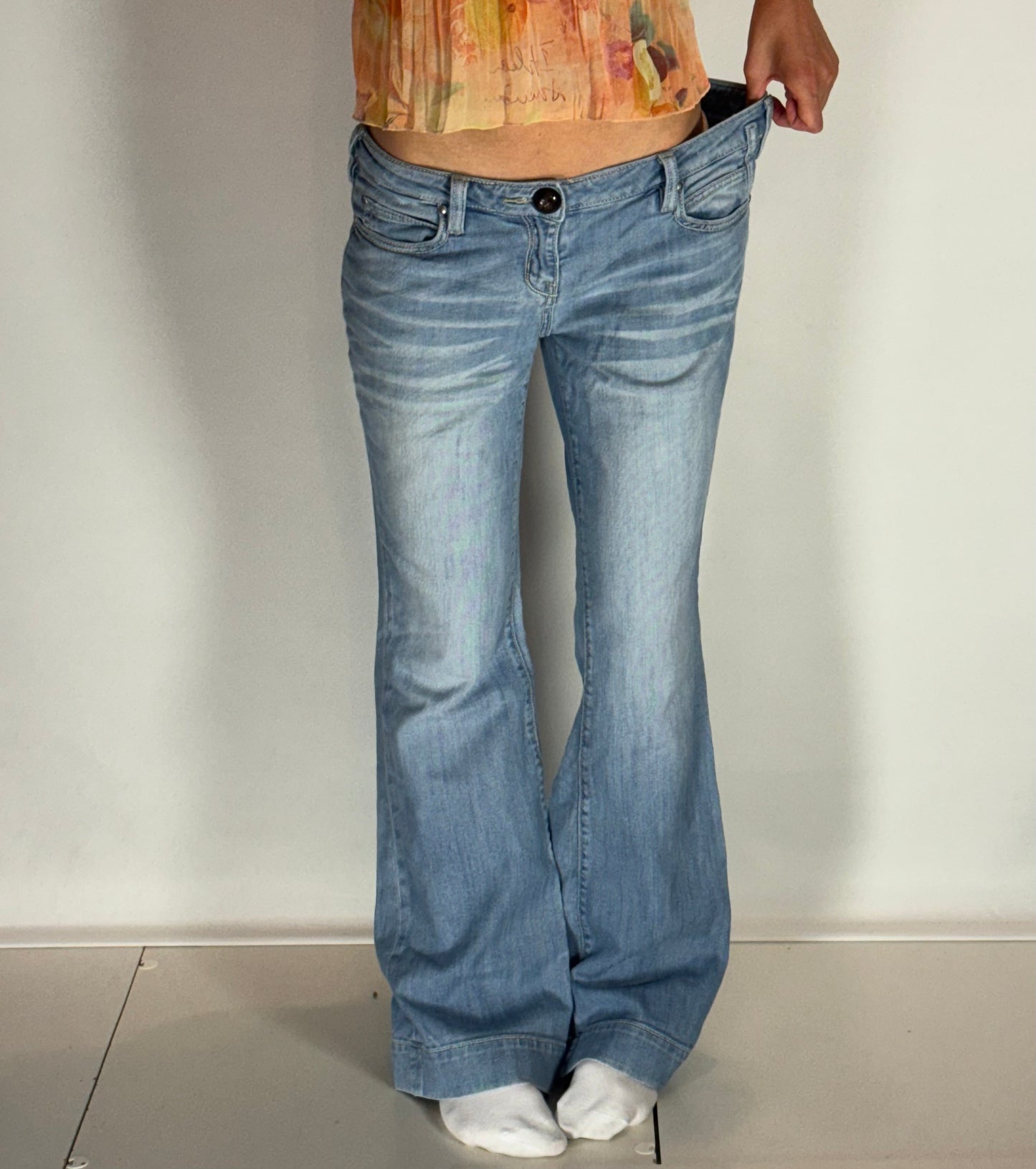 Lågmidjade jeans–stl: M