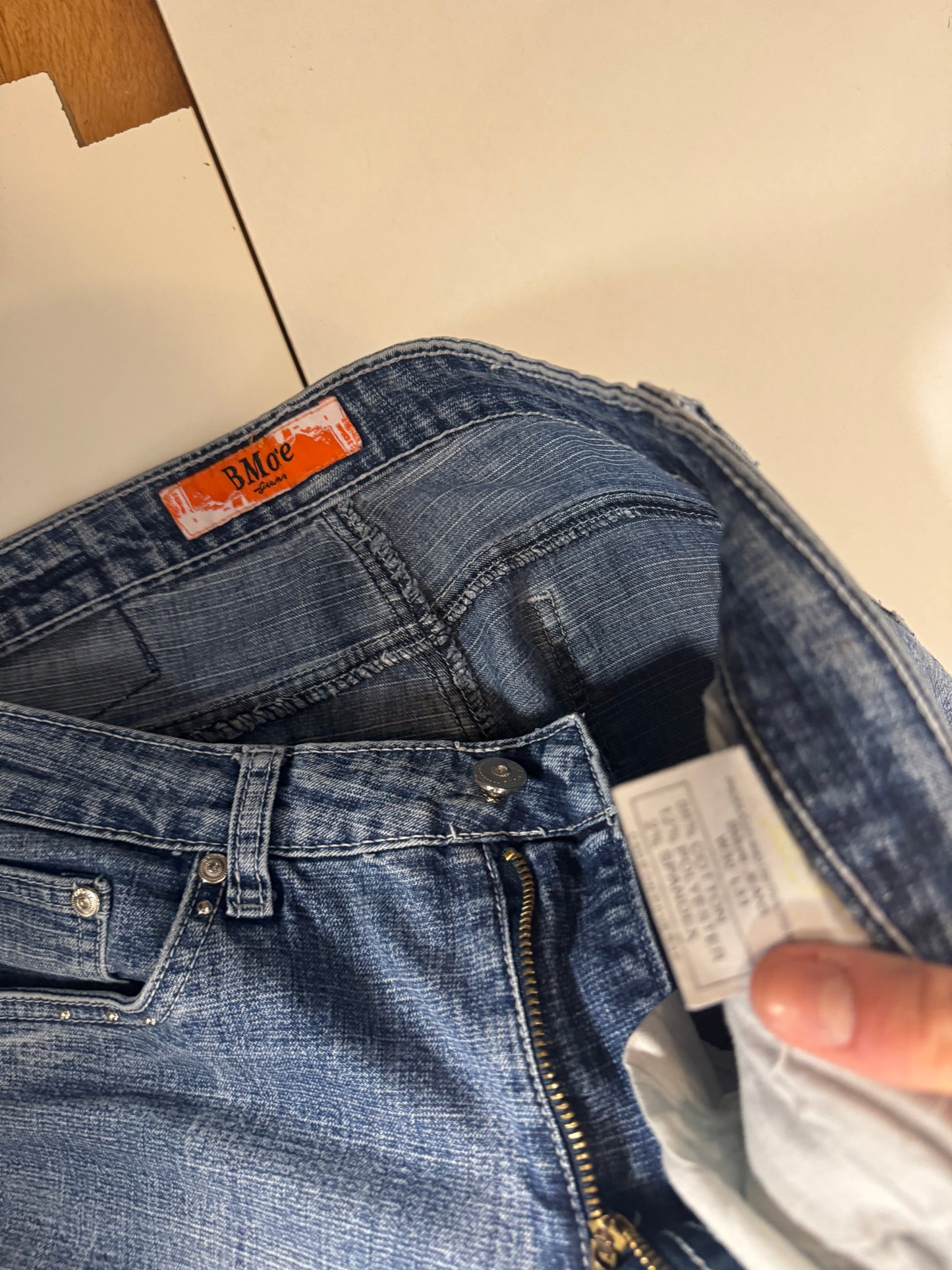 Utsvängda jeans stl: S/M