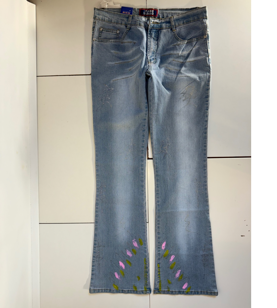 Utsvängda jeans–stl: M