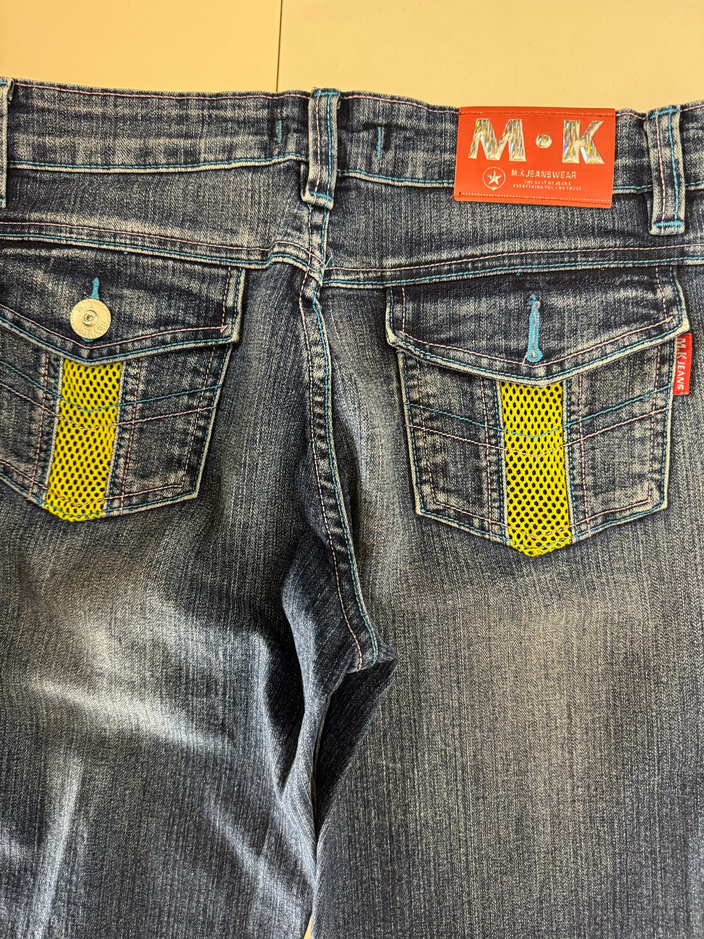 Utsvängda jeans stl: S/M
