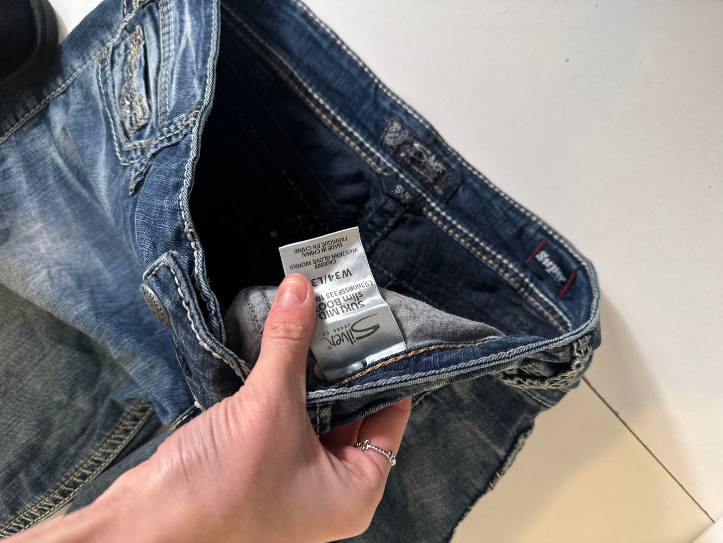 Utsvängda jeans stl: L