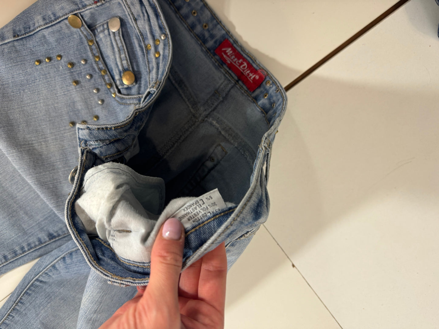 Utsvängda jeans stl: M