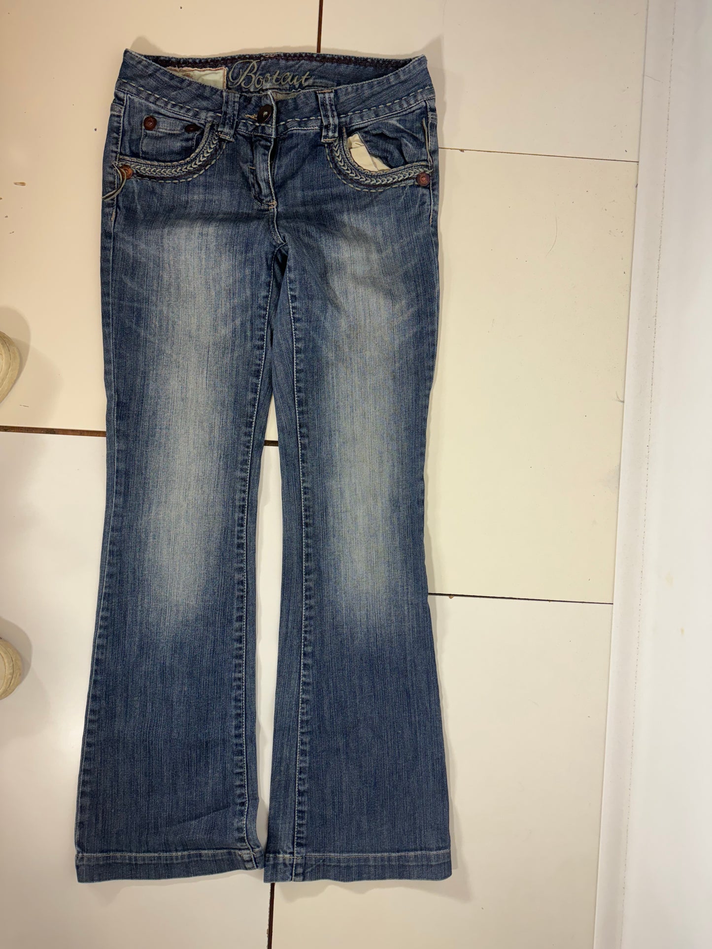 Utsvängda jeans stl: S