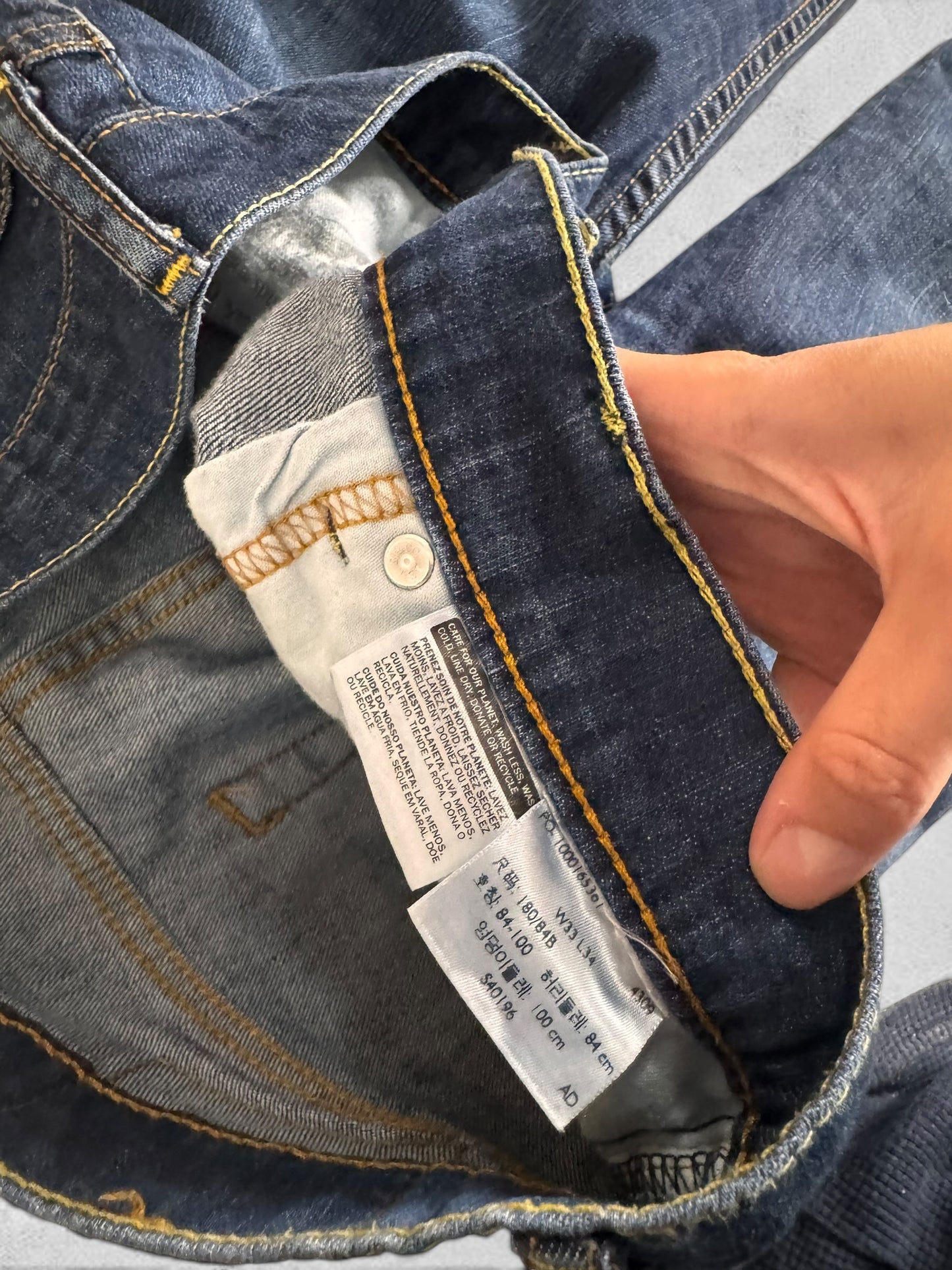 Levi's jeans size: M
