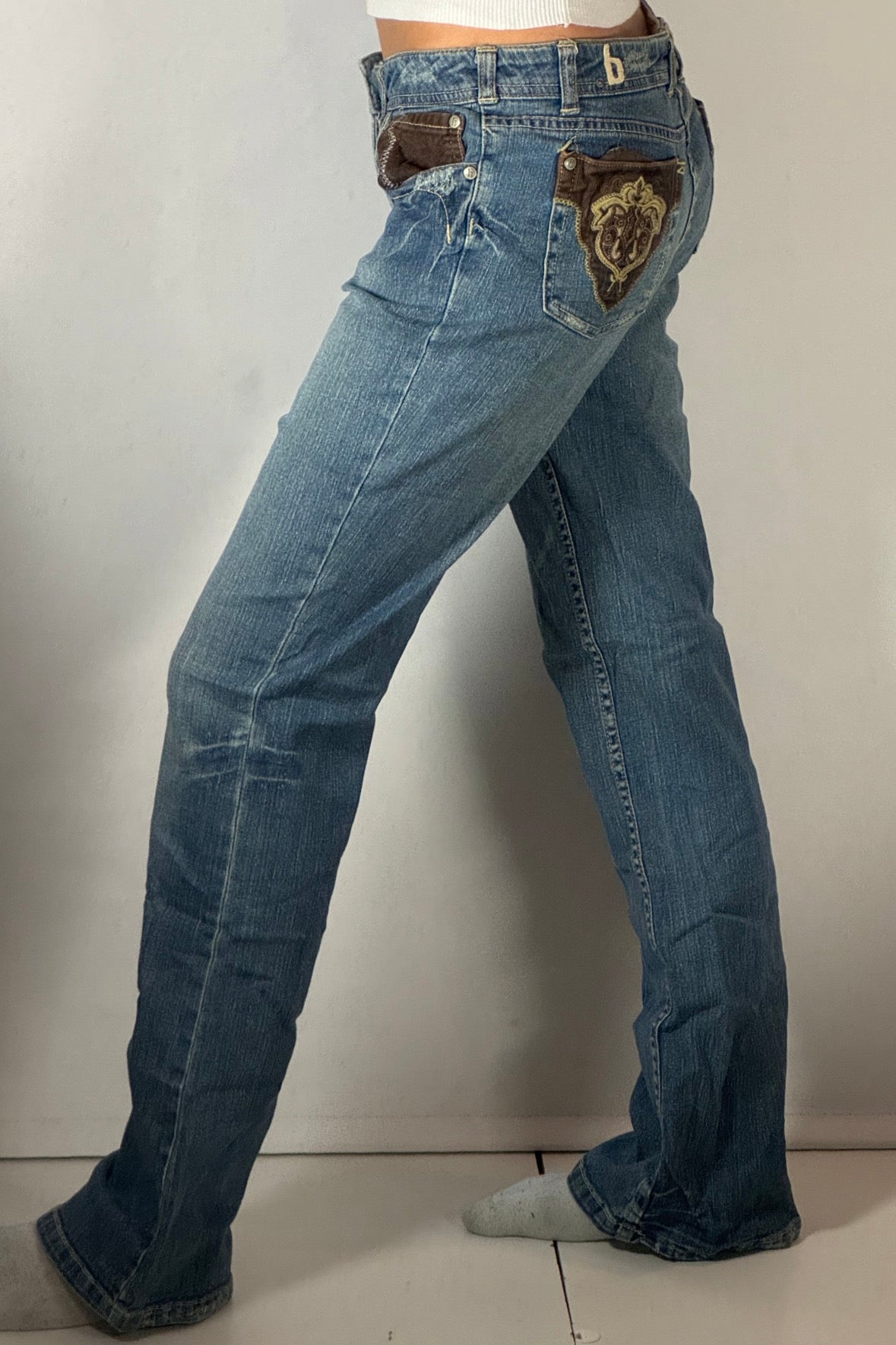 Utsvängda jeans stl: S