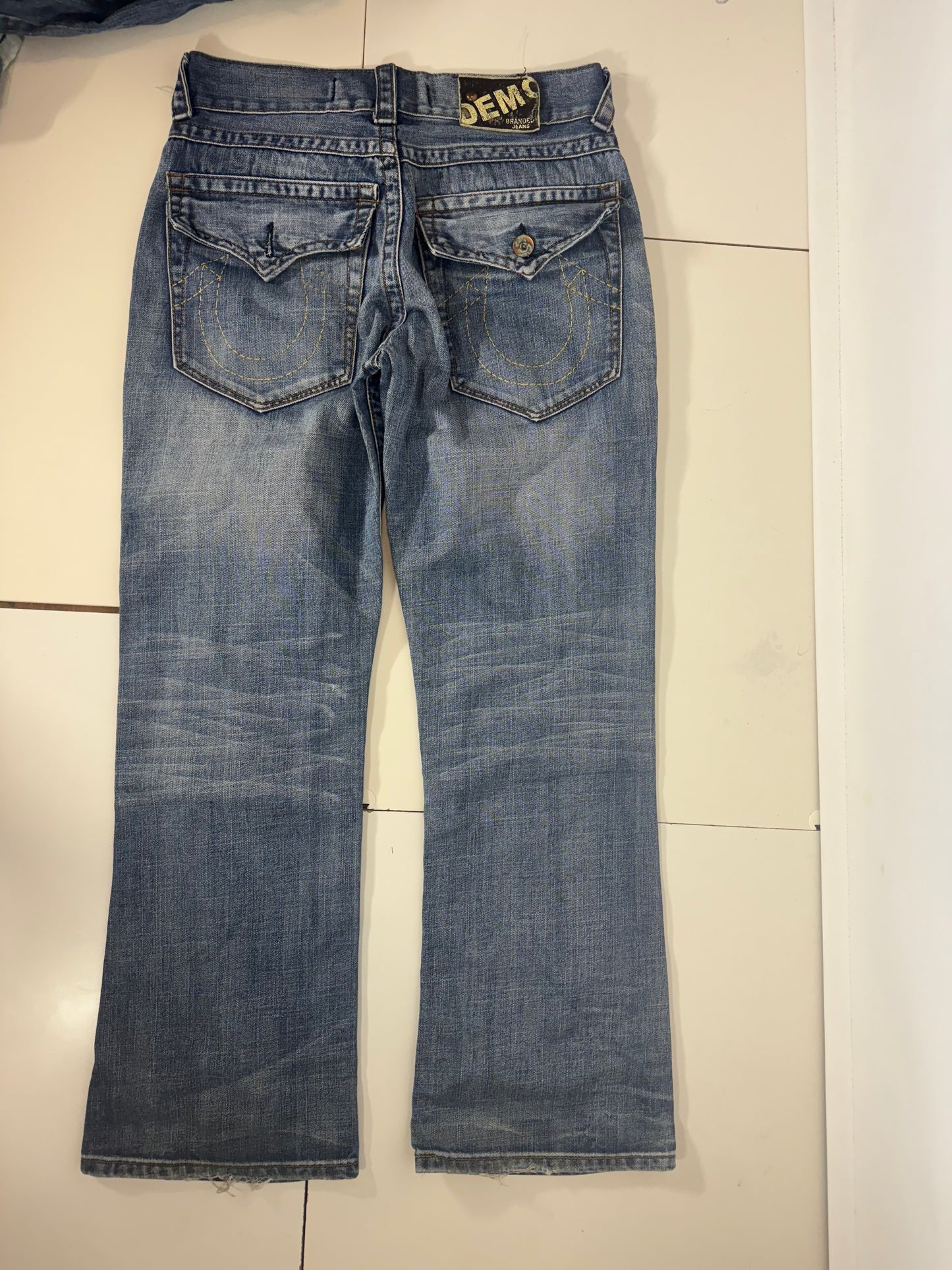 Utsvängda jeans stl: S/M