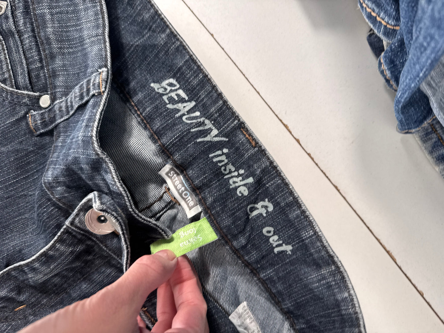 Utsvängda jeans stl: S