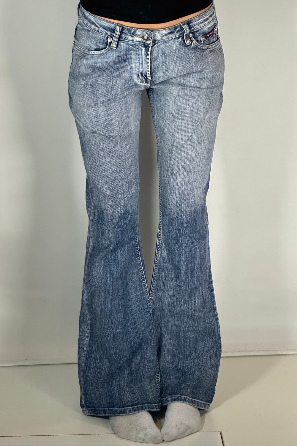 Utsvängda jeans stl: S