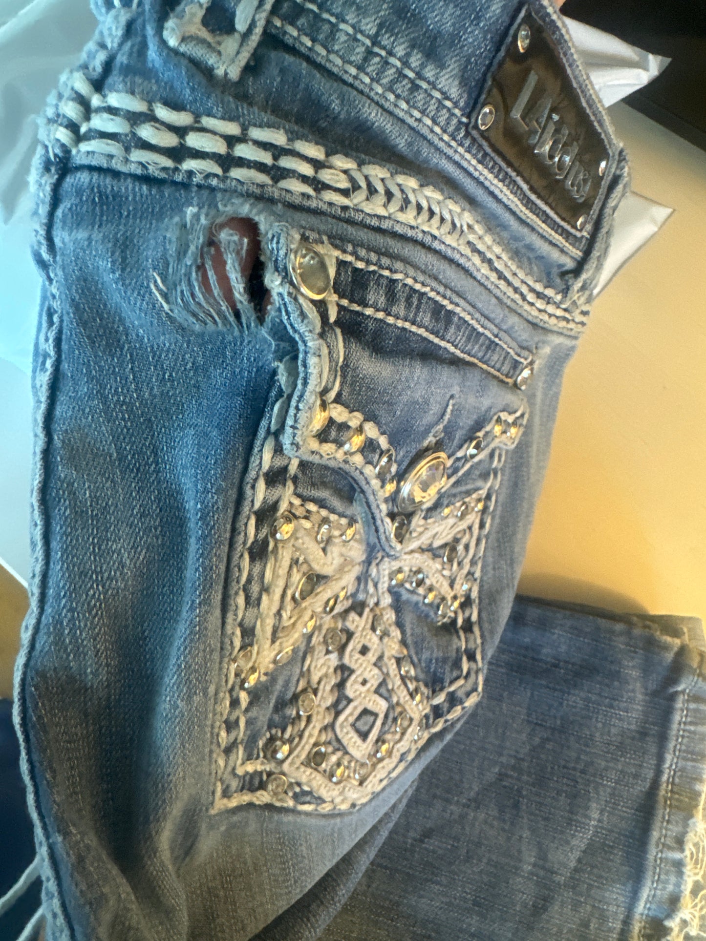 Utsvängda jeans stl: M