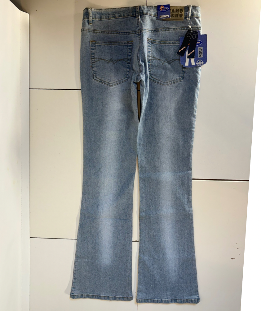Utsvängda jeans–stl: M