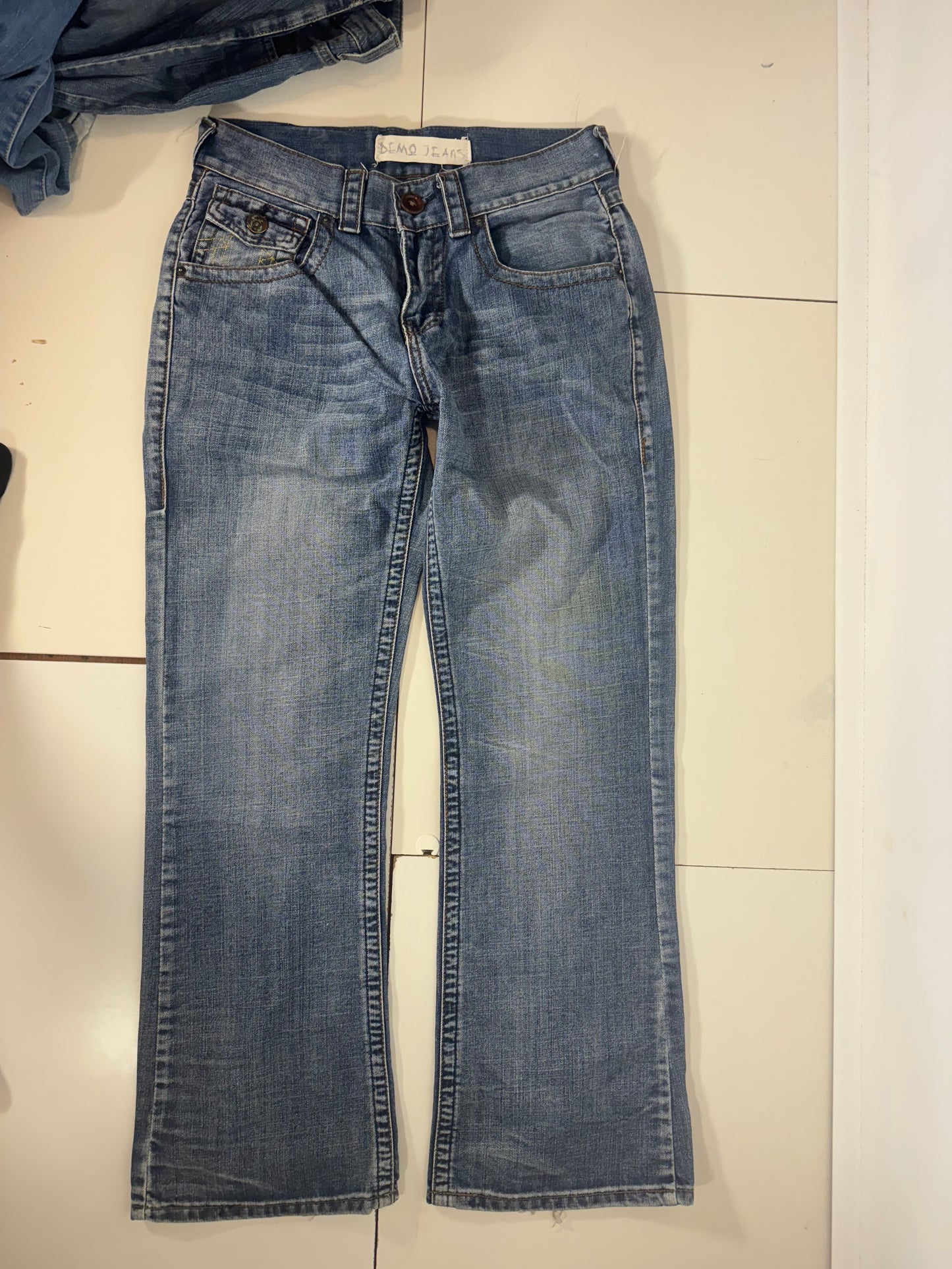 Utsvängda jeans stl: S/M