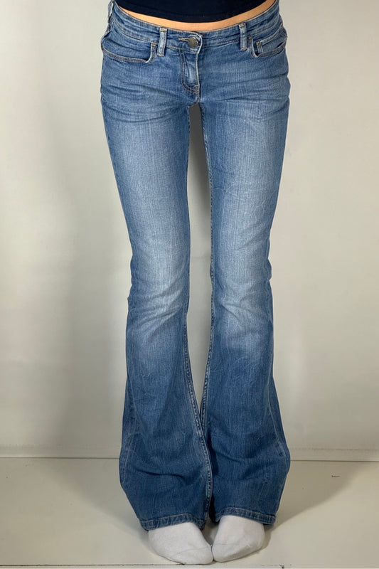 Utsvängda jeans stl: XS