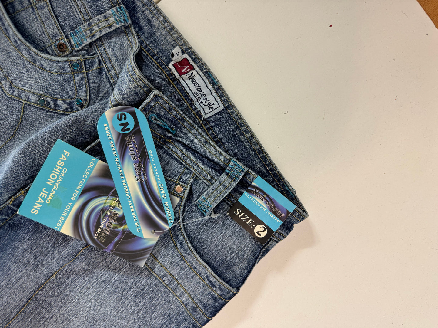 Utsvängda jeans–stl: S