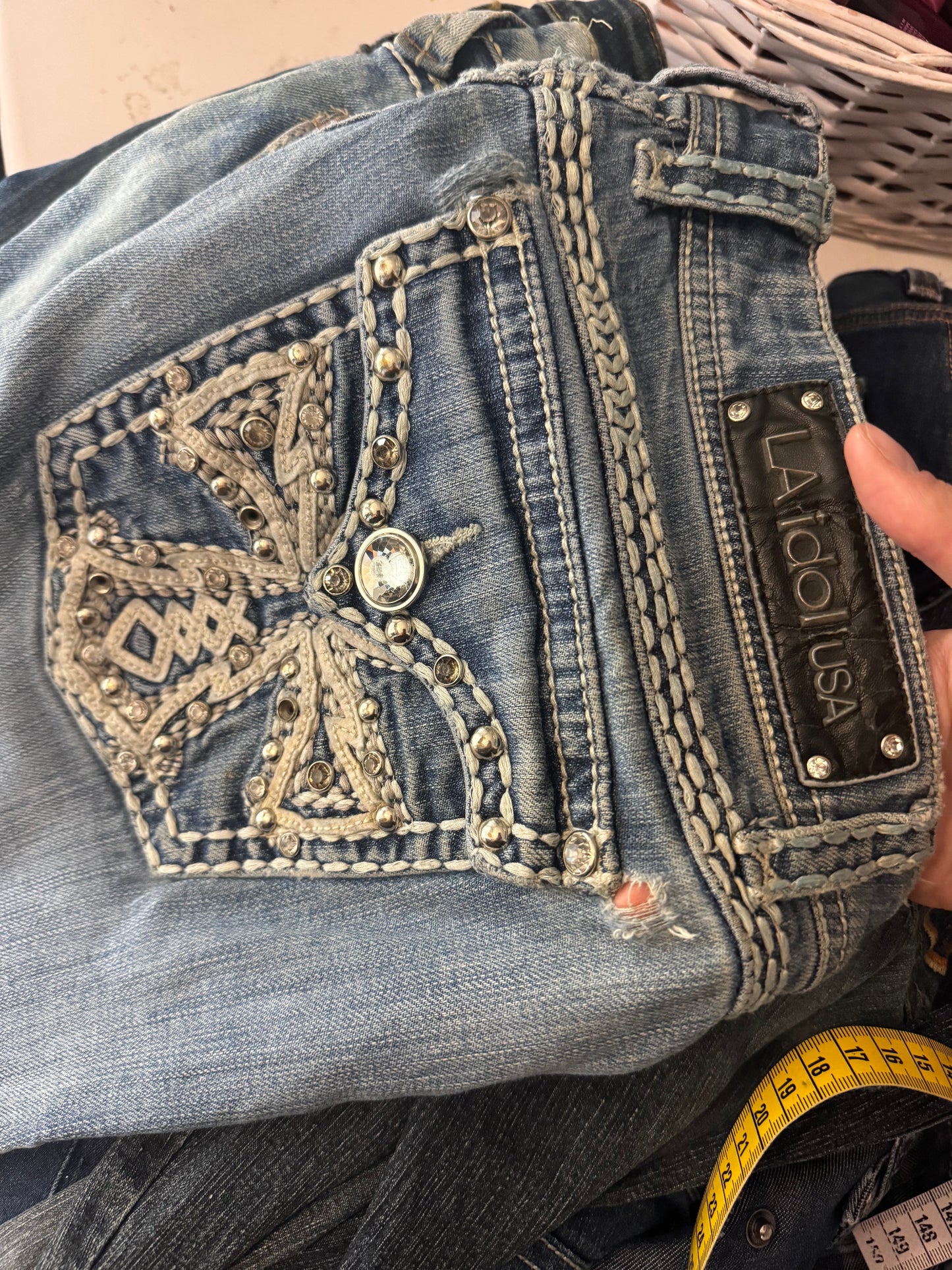 Utsvängda jeans stl: M