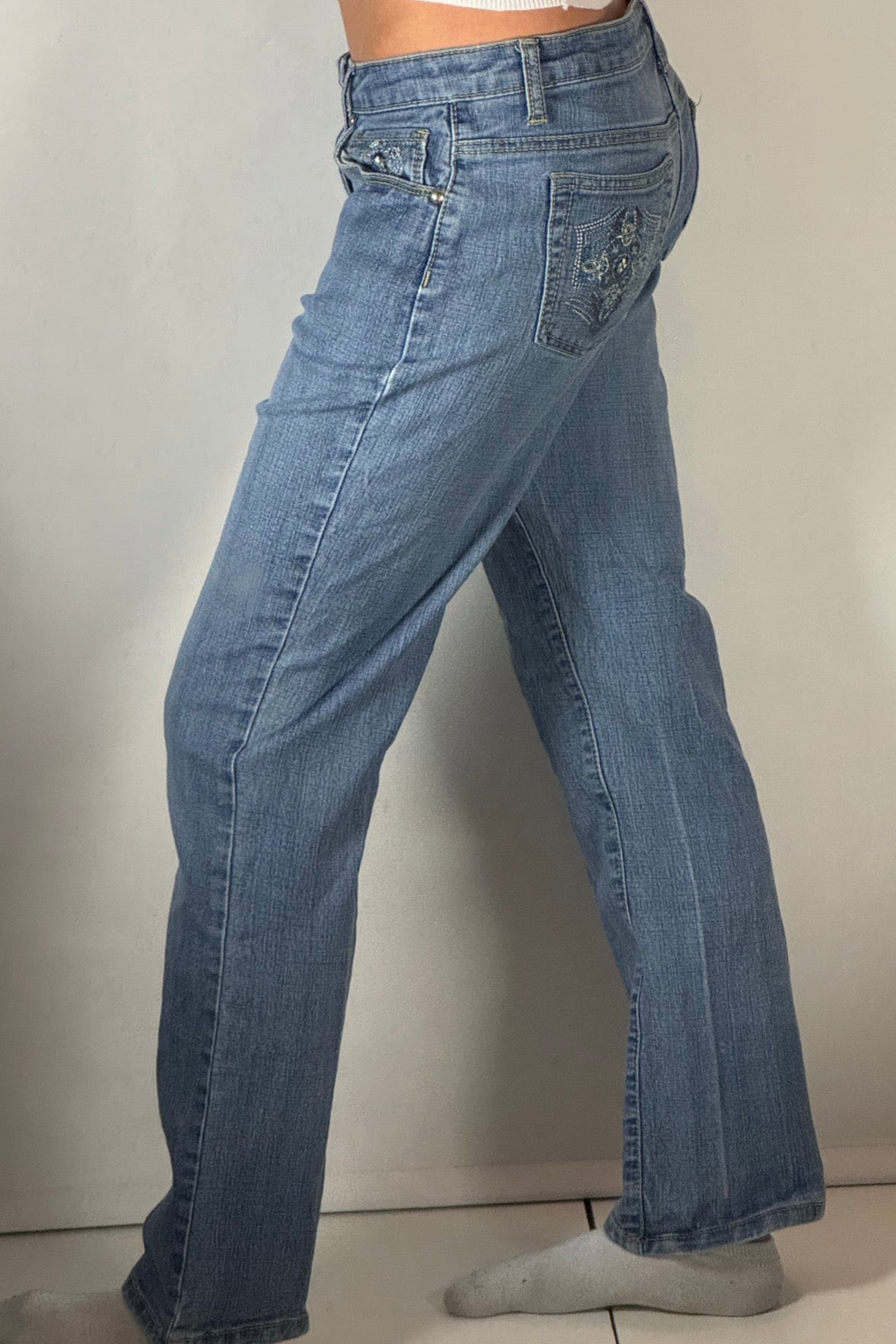 Utsvängda jeans stl: S