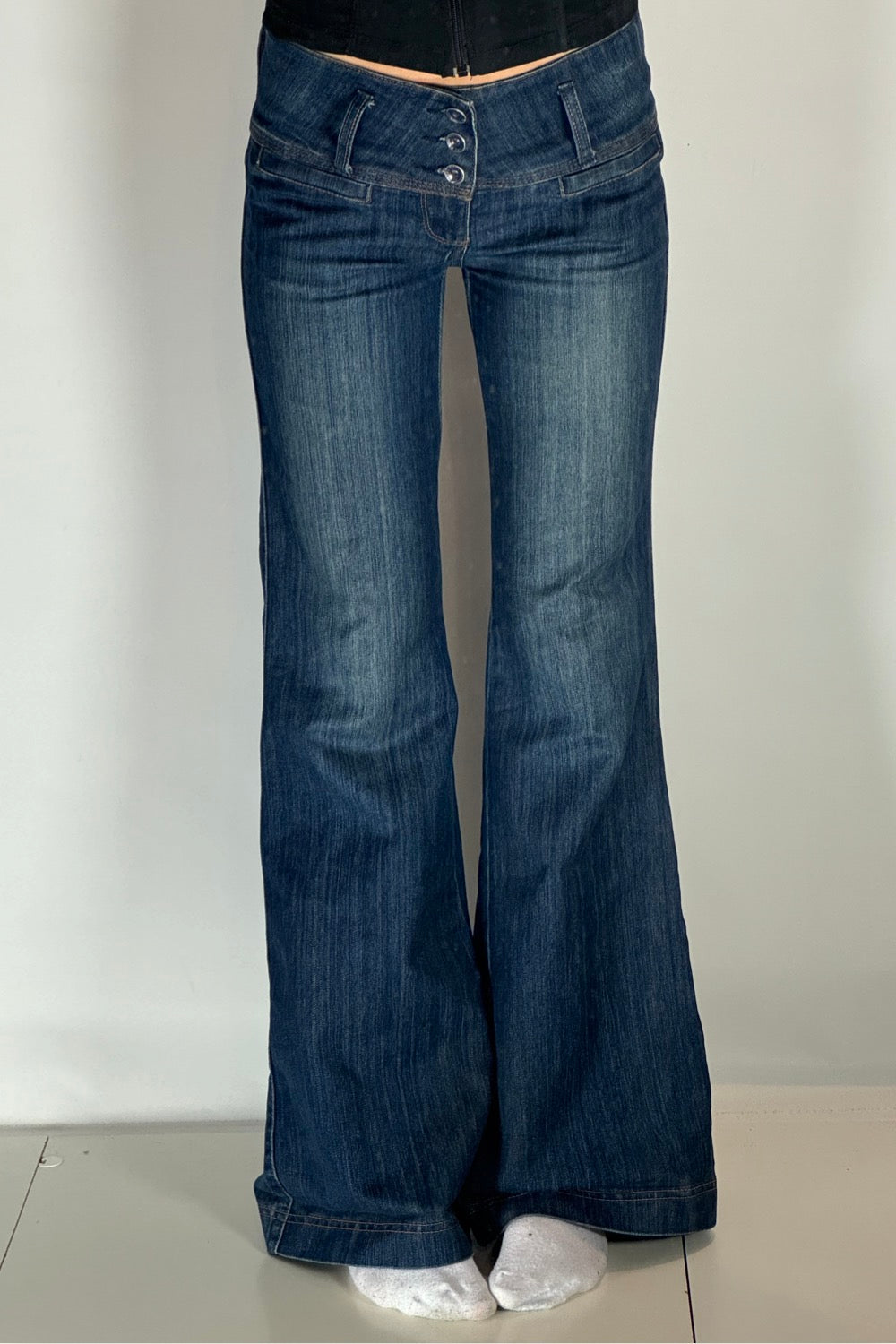 Utsvängda jeans stl: S