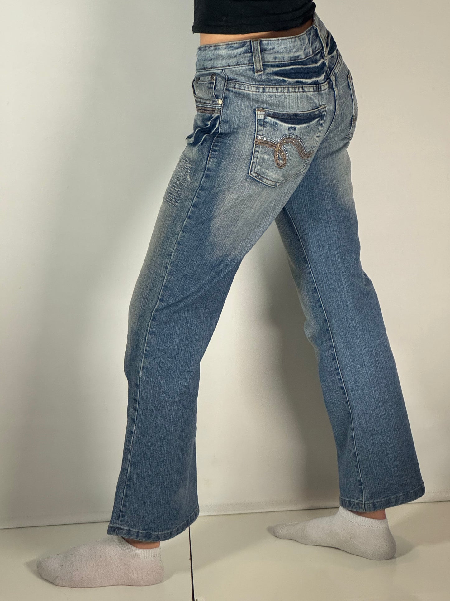 Utsvängda jeans stl: S