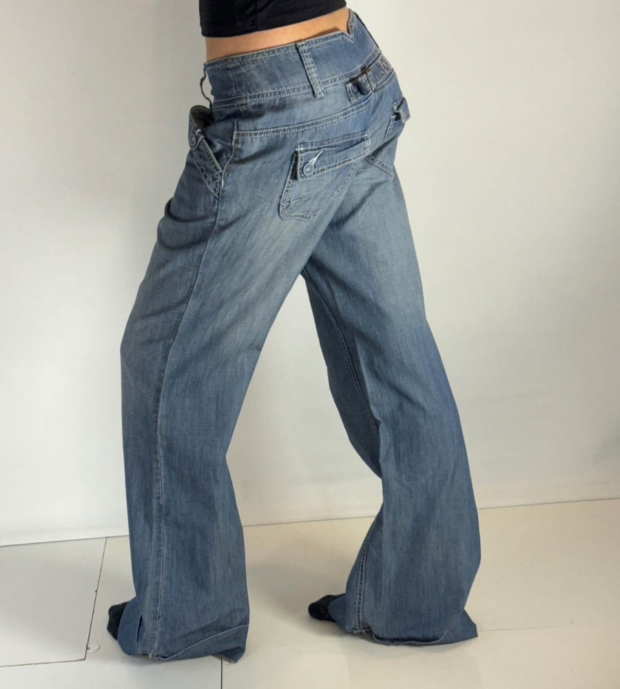 Lågmidjade jeans–stl: M