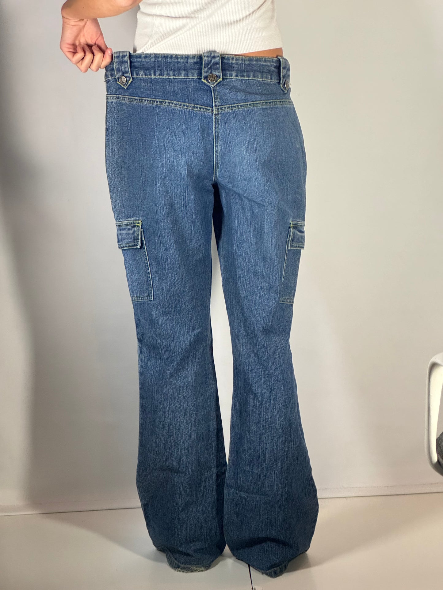 Utsvängda jeans stl: M