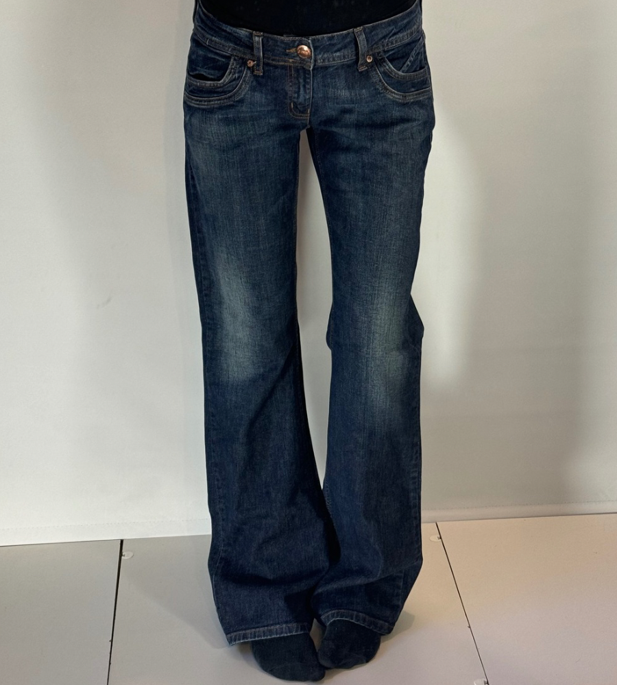 Lågmidjade jeans–stl: M