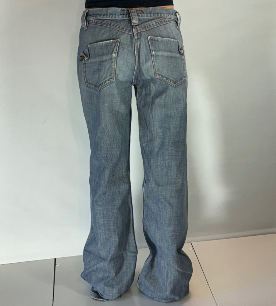 Lågmidjade jeans–stl: M