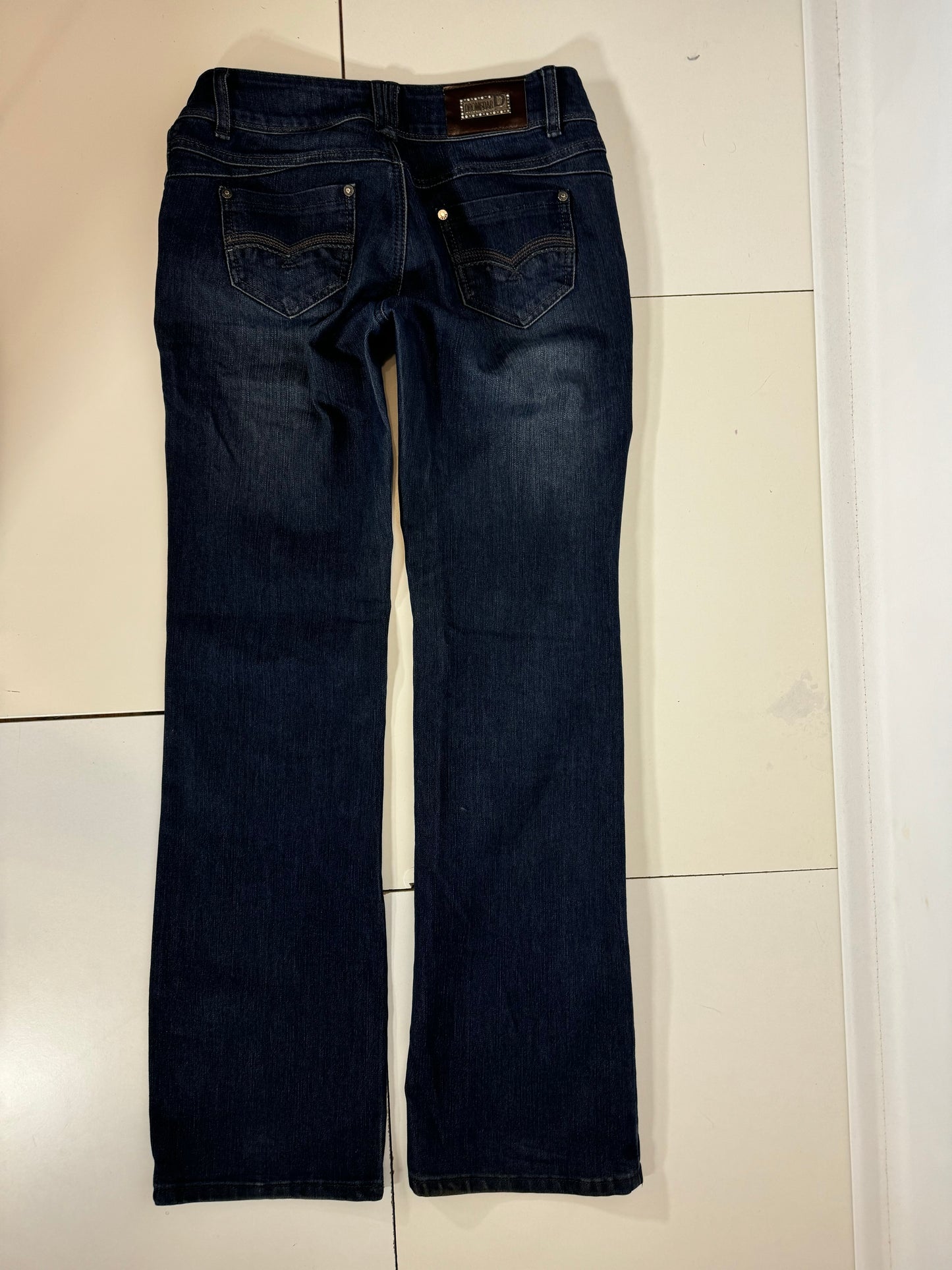Utsvängda jeans stl: M