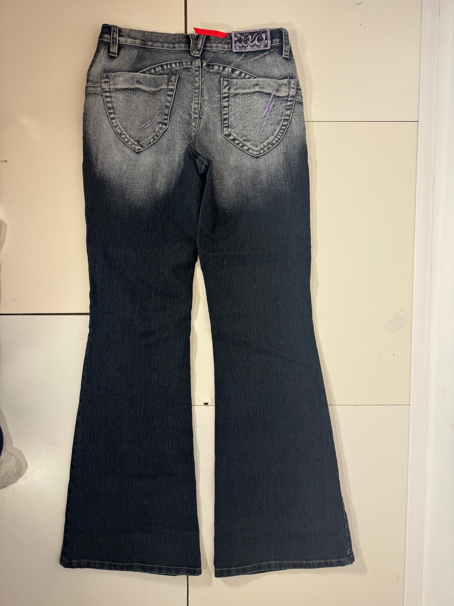 Utsvängda jeans stl: S