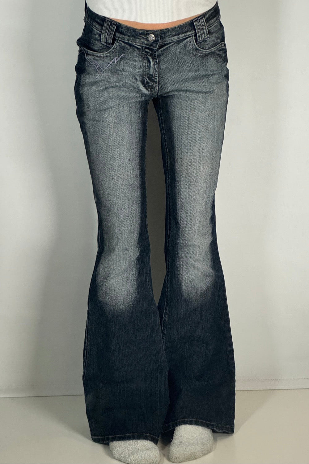 Utsvängda jeans stl: S
