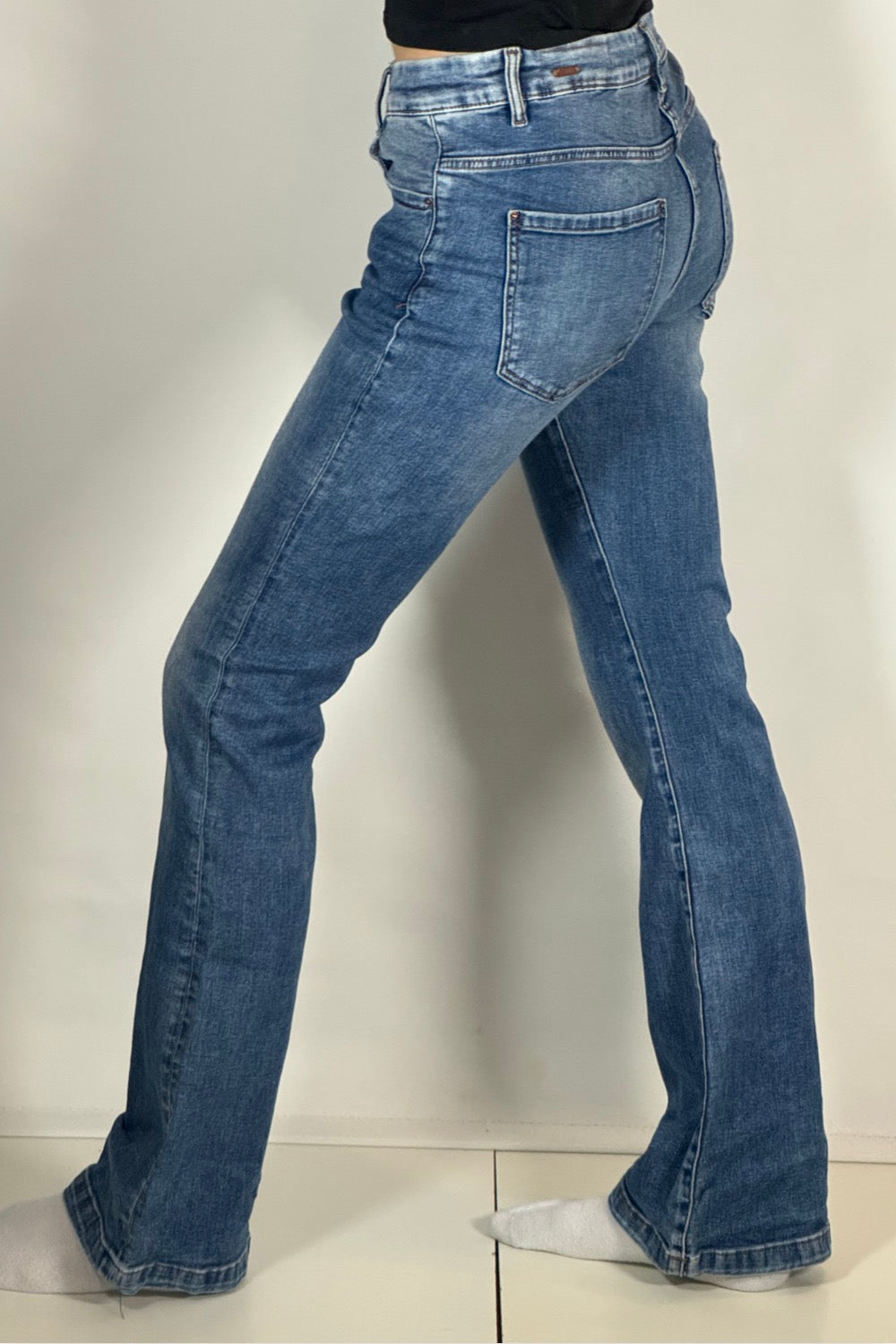 Utsvängda jeans stl: S