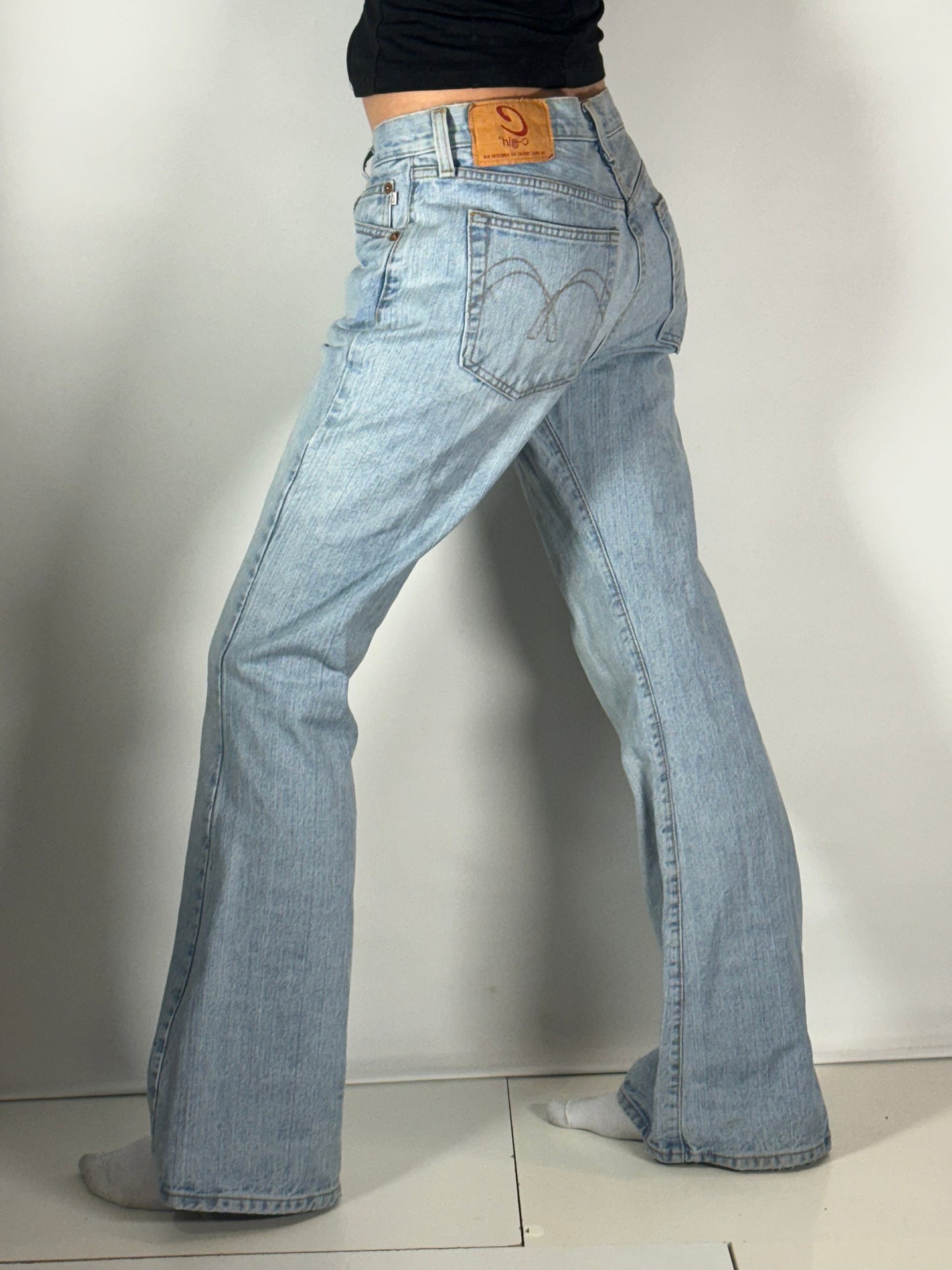 Utsvängda jeans stl: S