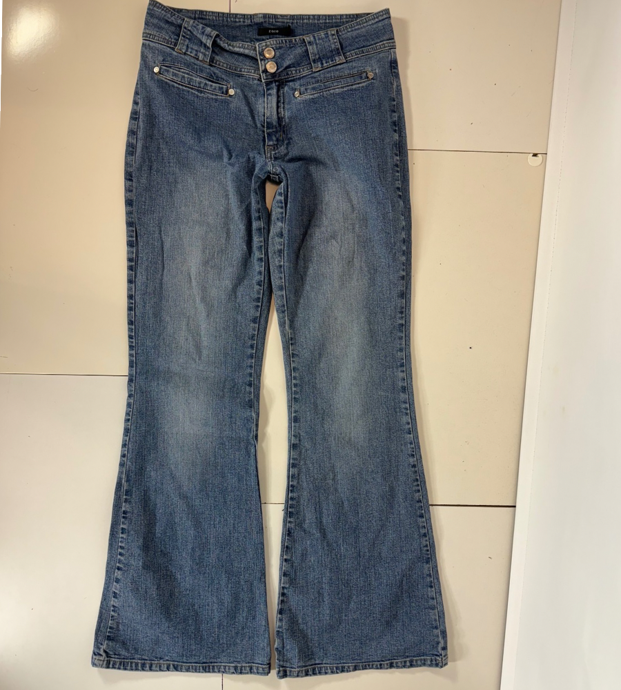 Utsvängda jeans stl: M