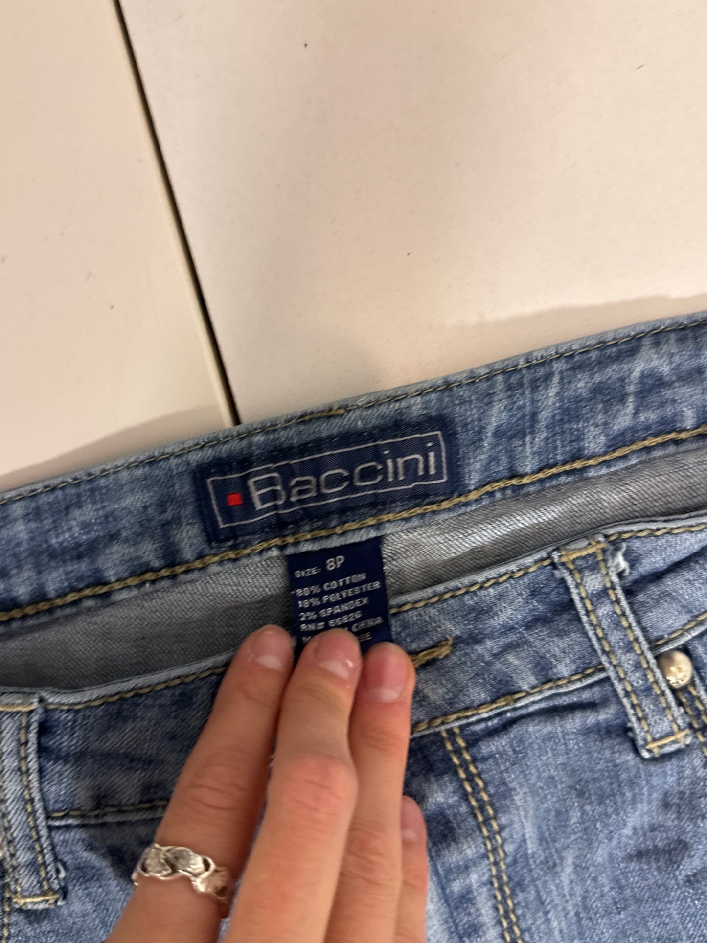 Utsvängda jeans stl: S