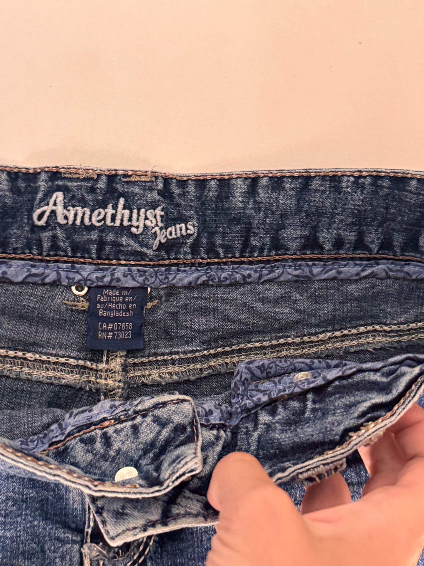 Low-rise jeans size: S