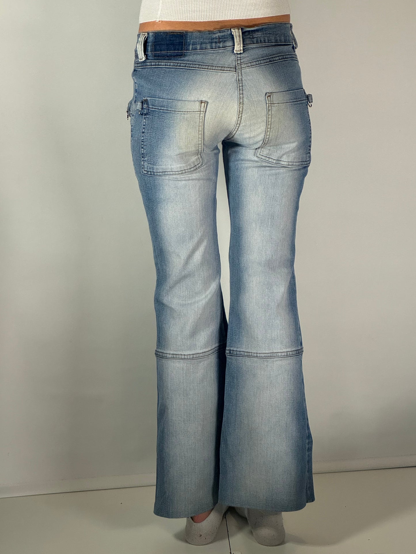 Utsvängda jeans stl: XS