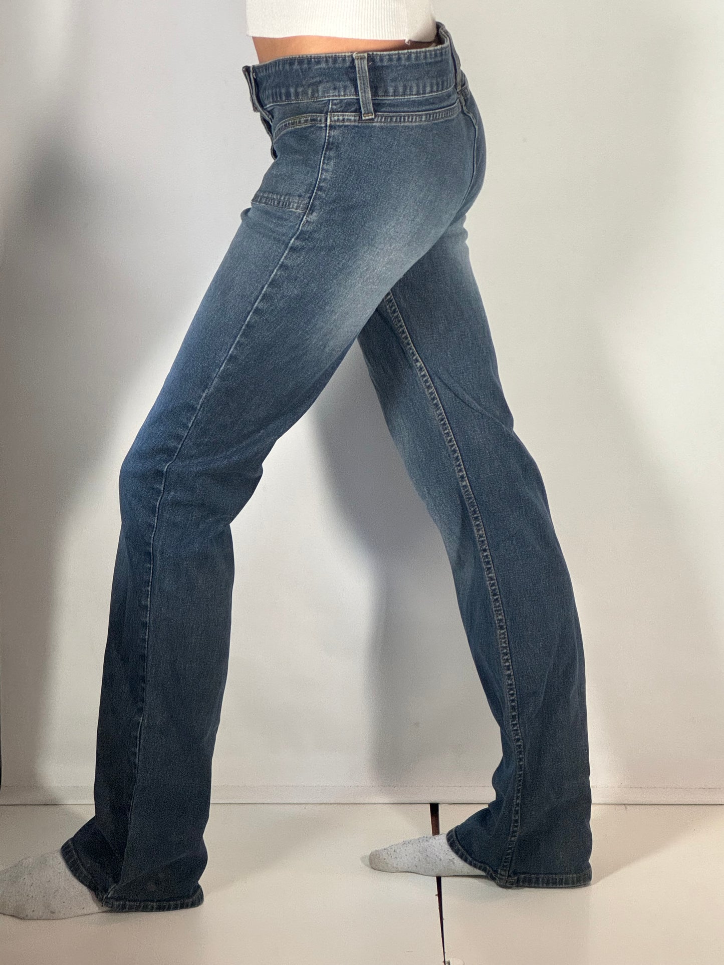 Utsvängda jeans stl: S