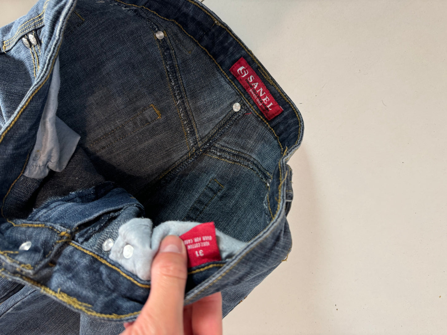 Utsvängda jeans stl: M