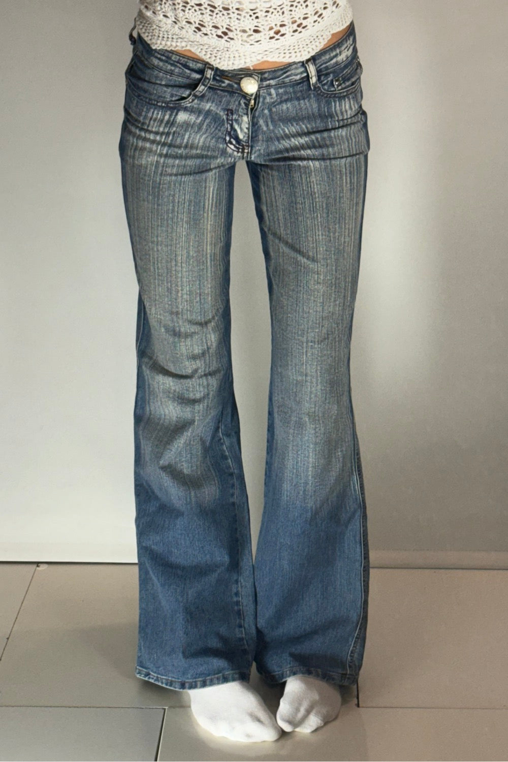 Utsvängda jeans–stl: XS